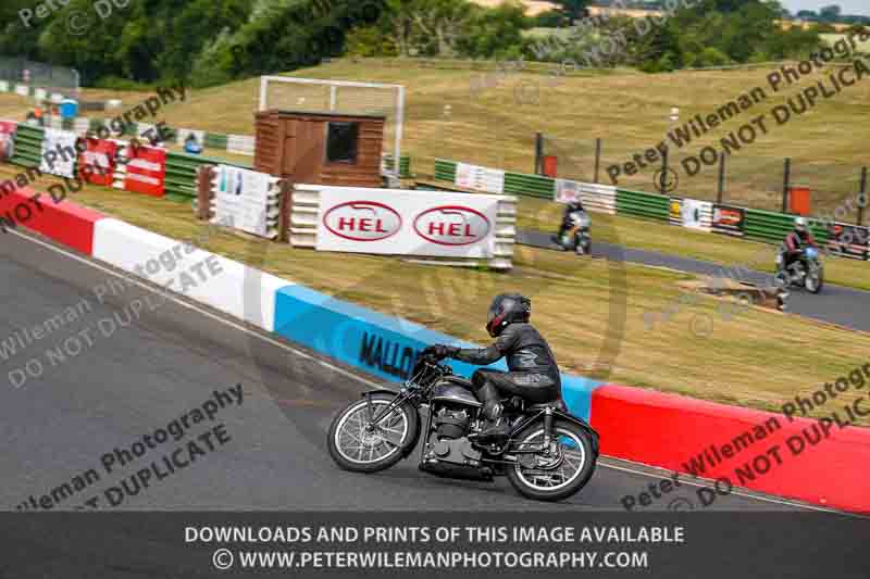 Vintage motorcycle club;eventdigitalimages;mallory park;mallory park trackday photographs;no limits trackdays;peter wileman photography;trackday digital images;trackday photos;vmcc festival 1000 bikes photographs